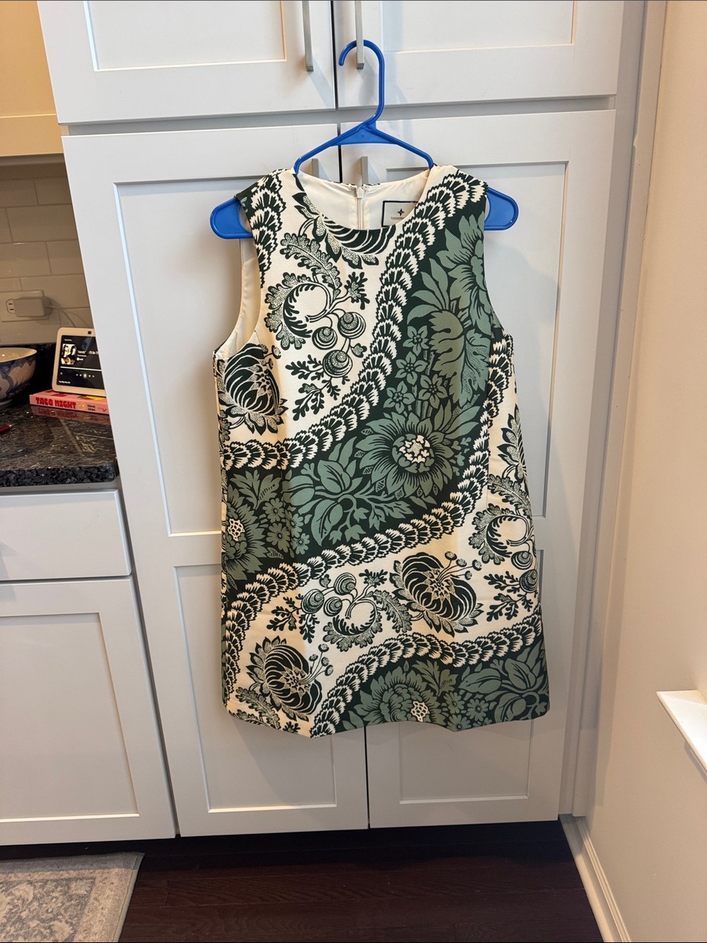 Tuckernuck Green and Cream Floral Paisley Shift Dress - Picture 1 of 3